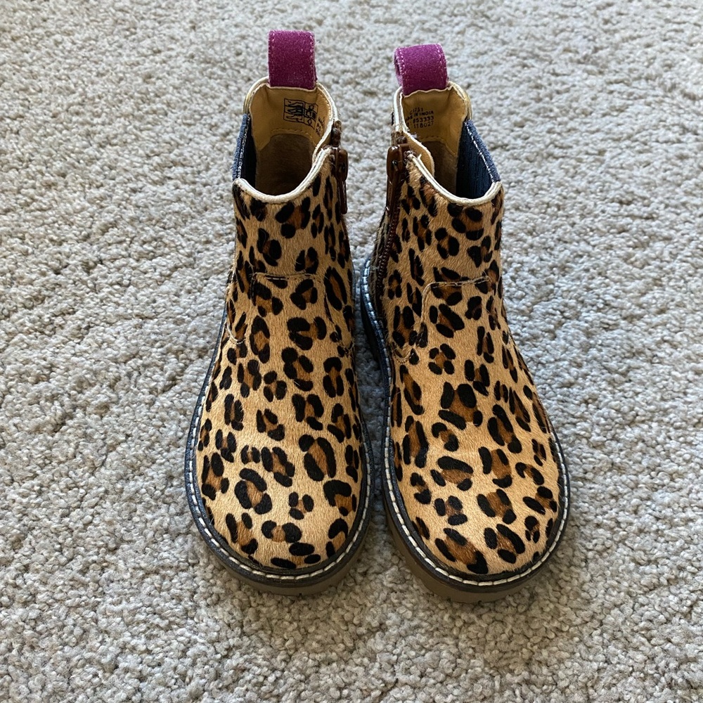 Boden Leopard Print Chelsea Boots with Magenta Pull Tabs